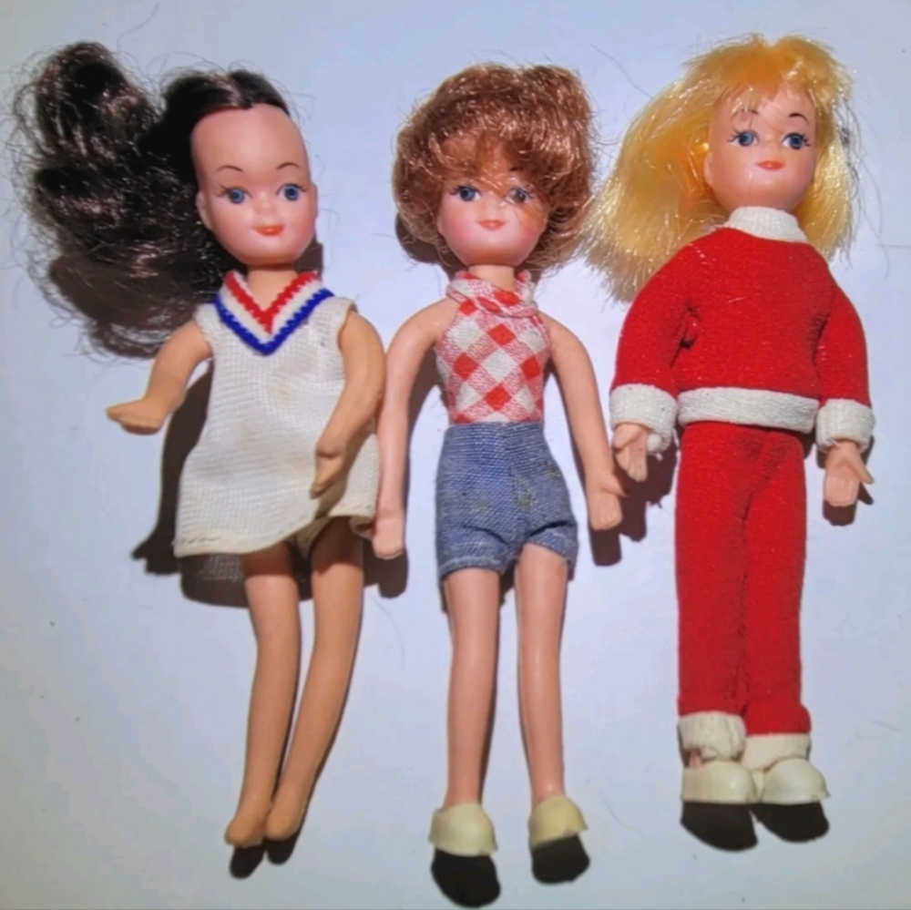 Sporty Sweetie Teenie Dolls 3 Skiing Tennis Camping 1981 Vintage.